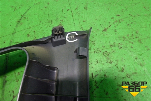 Обшивка стойки задняя верхняя правая (MR951632ZZ) для Mitsubishi Colt с 2004г