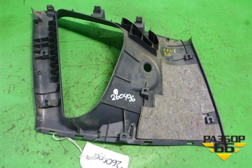 Обшивка стойки задняя верхняя левая (MR951631ZZ) для Mitsubishi Colt с 2004г