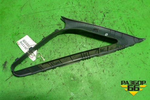 Обшивка стойки лобового стекла правая (под стекло) (JCI303905) для Mitsubishi Colt с 2004г