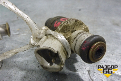 Форсунка инжекторная электрическая (1.3л) (MR988977) для Mitsubishi Colt с 2004г