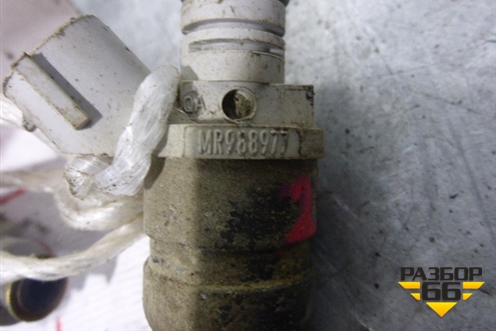 Форсунка инжекторная электрическая (1.3л) (MR988977) для Mitsubishi Colt с 2004г