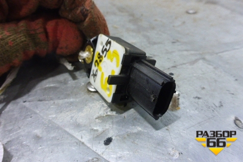 Датчик AIR BAG (8983104020) для Toyota Hilux с 2005-2015г