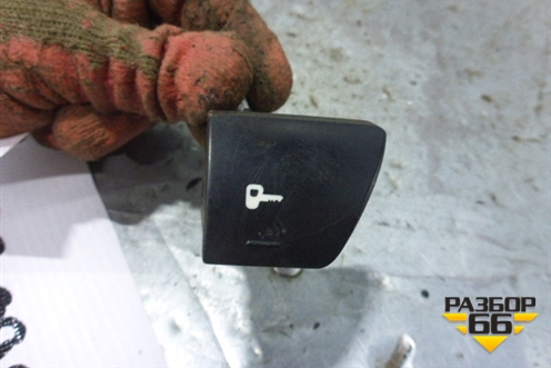 Кнопка центрального замка для Peugeot 307 с 2001-2007г