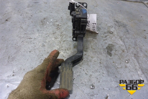Педаль газа электронная (2S619F836AA) для Ford Fiesta с 2001-2008г