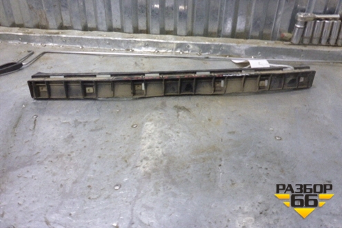Кронштейн заднего бампера центральный для Mitsubishi Galant (DJ,DM) с 2003-2012г