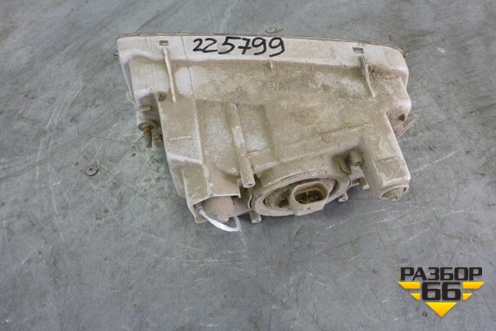 Фара противотуманная правая (до 2005г) для Toyota Land Cruiser (100) с1998-2007г