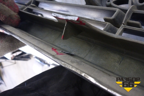 Решетка радиатора (до 2005г) (5311160350) для Toyota Land Cruiser (100) с1998-2007г