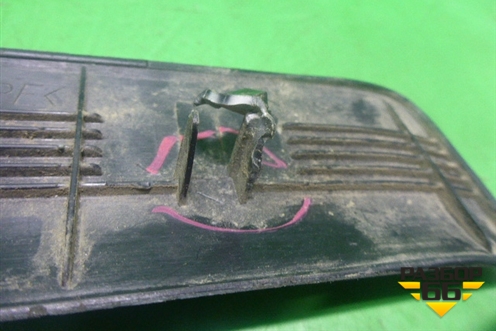 Накладка порога внутренняя переднего правого (6791102030) для Toyota Corolla (E12) с 2001-2007г