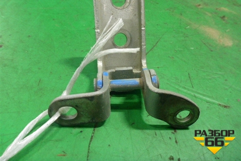Петля двери задней правой нижняя (6877005020) для Toyota Corolla (E12) с 2001-2007г