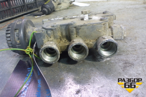Кран уровня пола (главный) (A0003278525) для Mercedes Benz  TRUCK Axor 2 с 2004г