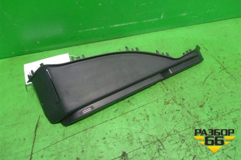 Держатель задней полки правый для Mazda Mazda 3 (BK) с 2003-2009г 