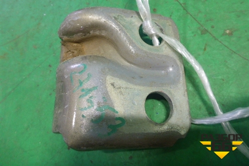 Петля двери передней правой нижняя (46816374) для Fiat Albea с 2003г