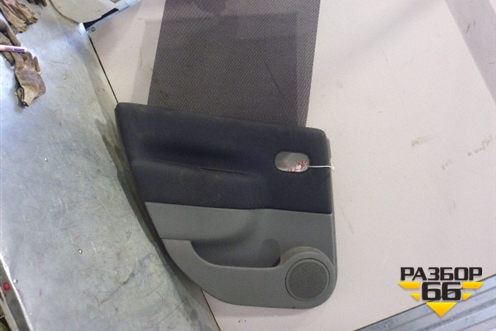 Обшивка двери задней левой под электрику (8200793798) для Renault Scenic с 2003-2009г