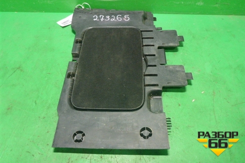 Ниша (пола задняя левая) (8200223813) для Renault Scenic с 2003-2009г