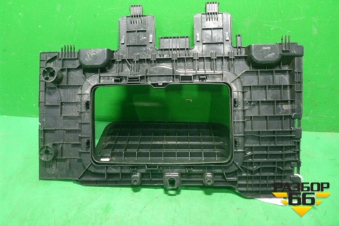 Ниша (пола задняя левая) (8200223813) для Renault Scenic с 2003-2009г