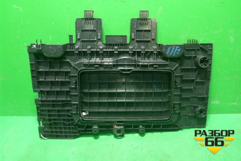 Ниша (пола задняя правая) (8200223810) для Renault Scenic с 2003-2009г
