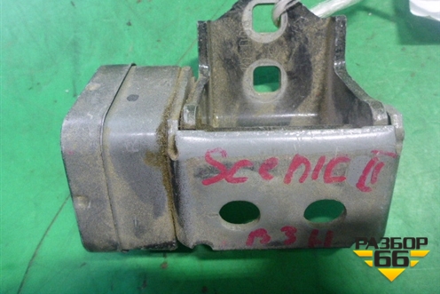 Петля двери задней правой нижняя для Renault Scenic с 2003-2009г