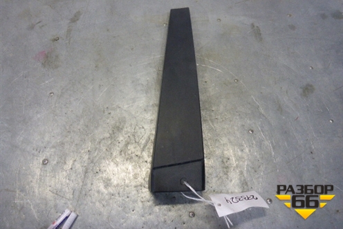 Накладка стойки (центральная левая) (8200139600) для Renault Scenic с 2003-2009г