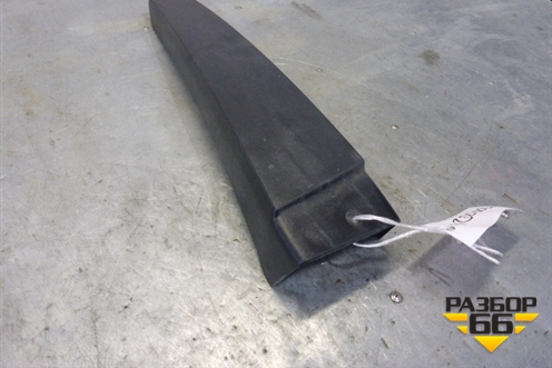 Накладка стойки (центральная левая) (8200139600) для Renault Scenic с 2003-2009г