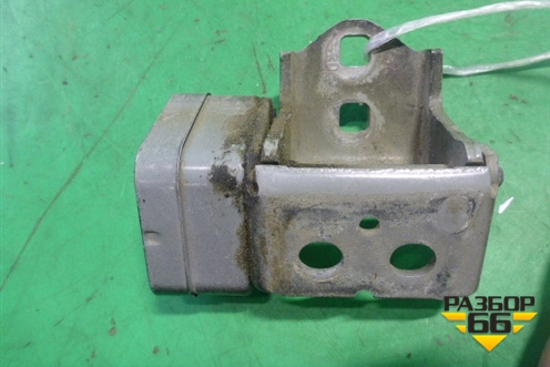 Петля двери передней правой нижняя для Renault Scenic с 2003-2009г