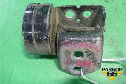 Петля двери передней правой нижняя для Renault Scenic с 2003-2009г