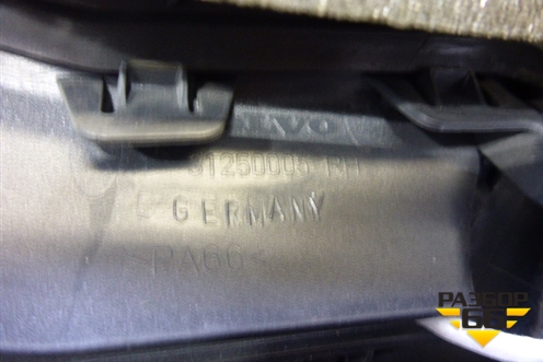 Обшивка стойки центральная верхняя правая (31250005) для Volvo C30 с 2006г