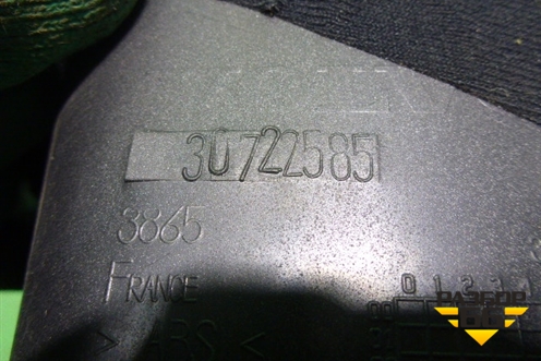 Накладка на торпедо (на щиток приборов) (30722585) для Volvo C30 с 2006г