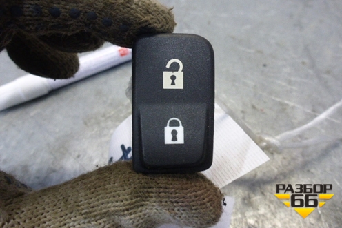 Кнопка центрального замка (30773333) для Volvo C30 с 2006г