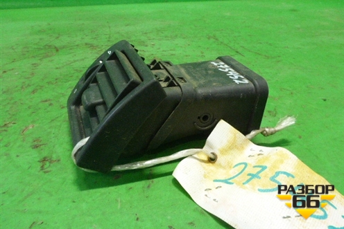 Дефлектор воздушный правый (30715099) для Volvo C30 с 2006г