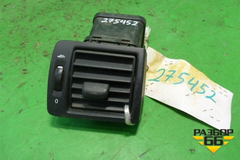 Дефлектор воздушный правый (30715099) для Volvo C30 с 2006г