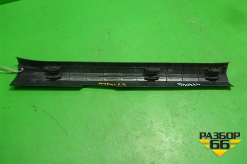 Накладка порога внутренняя переднего правого (6791302150) для Toyota Auris с 2006-2012г