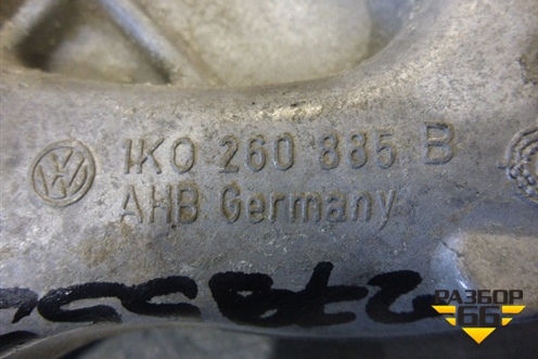 Кронштейн компрессора кондиционера (1K0260885B) для Volkswagen Golf V Plus с 2005-2014г