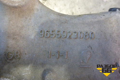 Кронштейн двигателя правый (9655923080) для Peugeot 308 с 2007-2014г