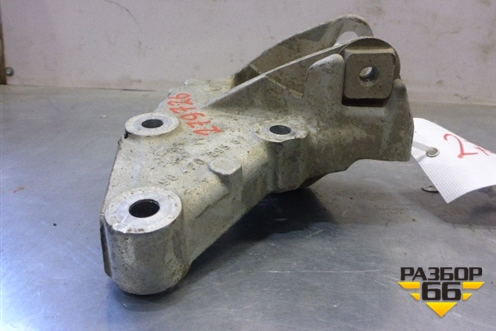 Кронштейн двигателя правый (9647029580) для Peugeot 407 с 2004г