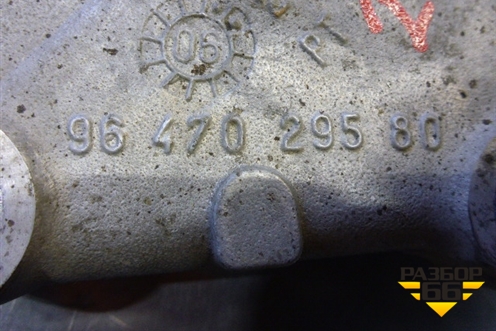 Кронштейн двигателя правый (9647029580) для Peugeot 407 с 2004г