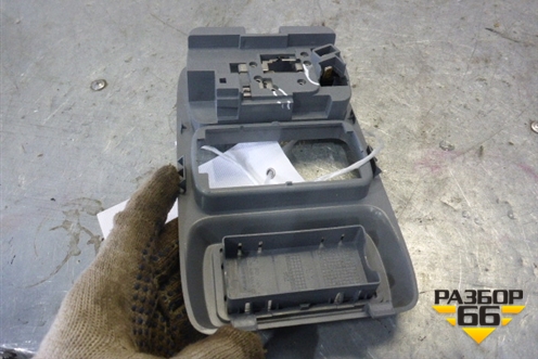 Плафон салонный (A9438200043) для Mercedes Benz  TRUCK Axor 2 с 2004г