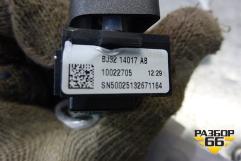 Кнопка центрального замка (двери передней правой) (BJ3214017AB) для Land Rover Range Rover Evoque с 2011-2018г