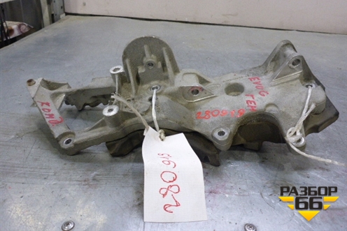 Кронштейн генератора (BJ3210039AE LR028857) для Land Rover Range Rover Evoque с 2011-2018г (BJ3210039AELR028857)