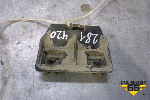 Кронштейн заднего бампрера нижний (30676207) для Volvo S40 с 2004-2012г