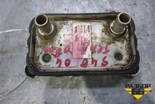 Радиатор масляный (2.4л B5244S) (30637966) для Volvo S40 с 2004-2012г