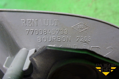 Накладка двери передней правой уголок (7700845733) для Renault Clio с 1998-2002г