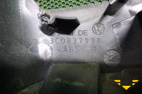 Накладка двери передней правой уголок (3C0837994) для Volkswagen Passat (B6) с 2005-2010г
