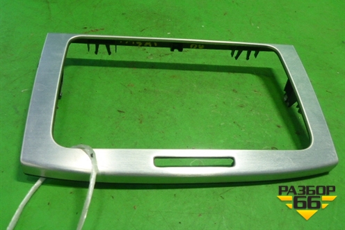 Рамка магнитолы (3C0858069P) для Volkswagen Passat (B6) с 2005-2010г