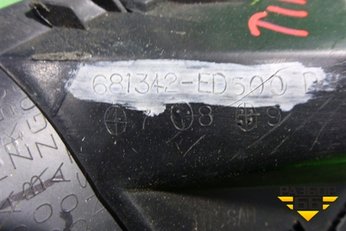 Накладка на торпедо (боковая верхняя правая) (681342ED500) для Nissan Tiida (C11X) с 2004-2013г
