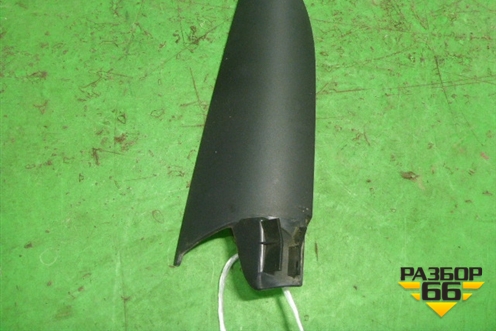 Накладка двери передней левой уголок (1T0837973B) для Volkswagen Touran с 2003-2010г