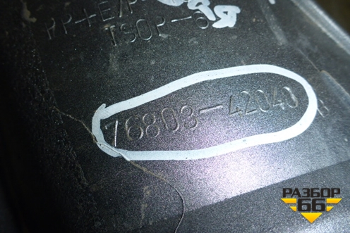 Накладка двери багажника верхняя правая (7680342040) для Toyota Rav-4 с 2006-2013г