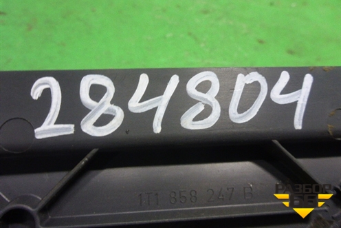 Накладка на торпедо (боковая левая) (1T1858247B) для Volkswagen Touran с 2003-2010г
