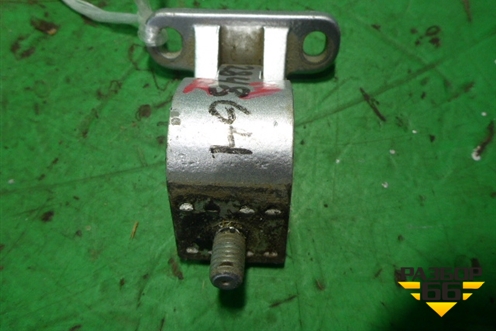 Петля двери багажника (1J9827301) для Volkswagen Touran с 2003-2010г