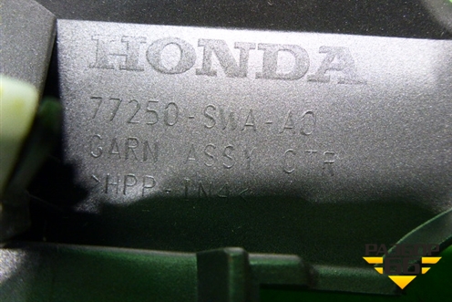 Накладка на торпедо (центральная верхняя) (77250SWAA0) для Honda CR-V(RE) с 2006-2012г