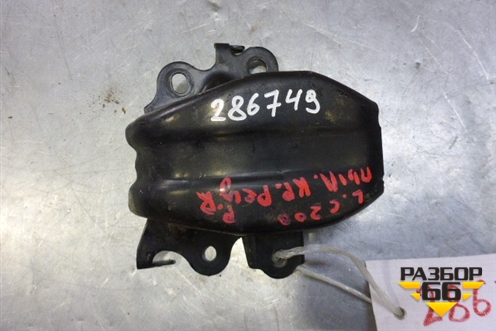 Кронштейн переднего редуктора (правый) для Toyota Land Cruiser (200) с 2008г